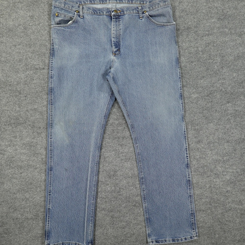 Wrangler Jeans Mens 42x32 Light Wash Blue Straight Leg Stretch Denim 5 Pocket